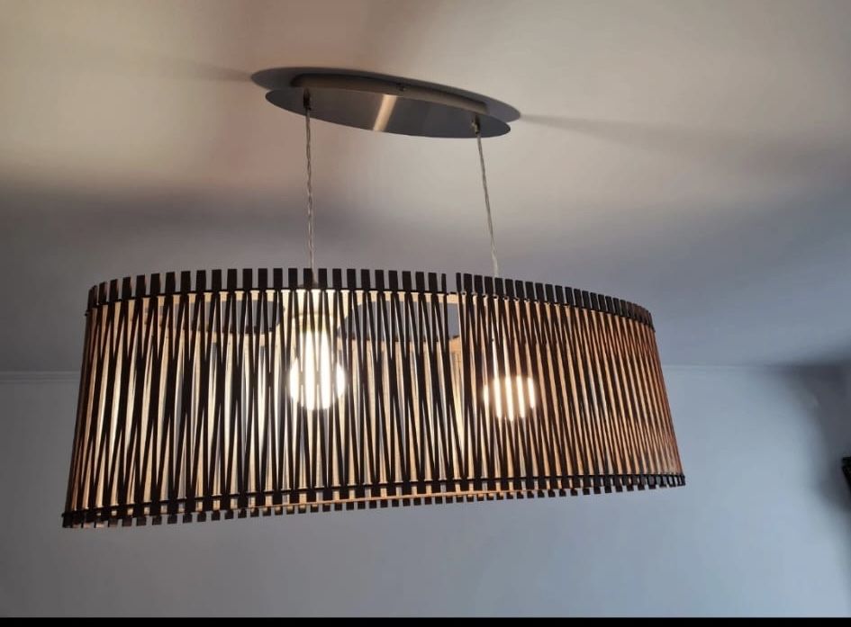 Lustre din lemn maro