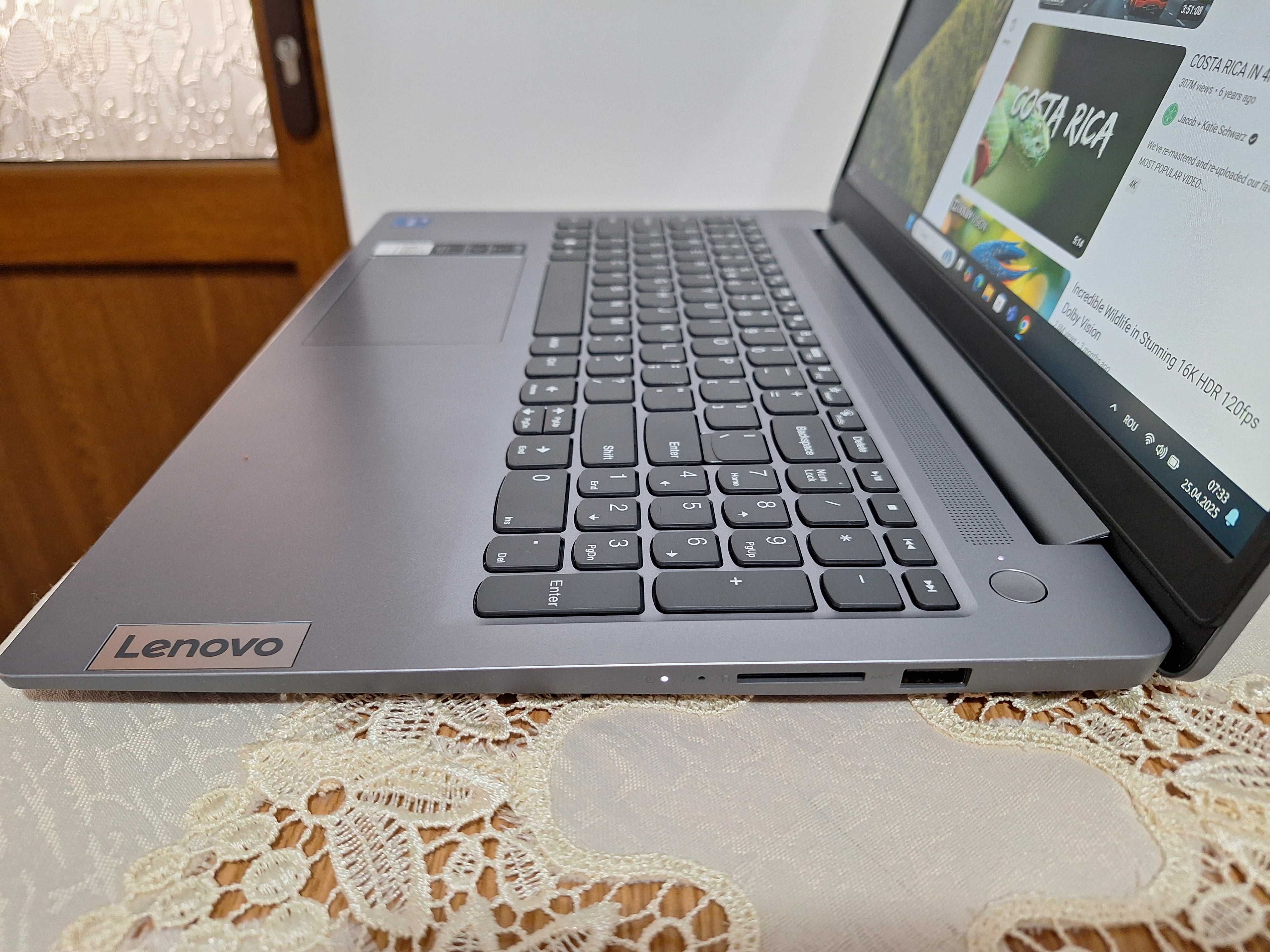 Lenovo IdeaPad Slim 3 ,CPU i7-13620H ,15.6",FullHD 16GB RAM, 512GB SSD