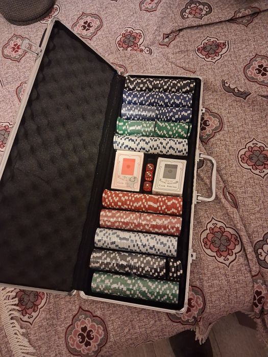 Продаю игравые фишки для казино и домашних игр