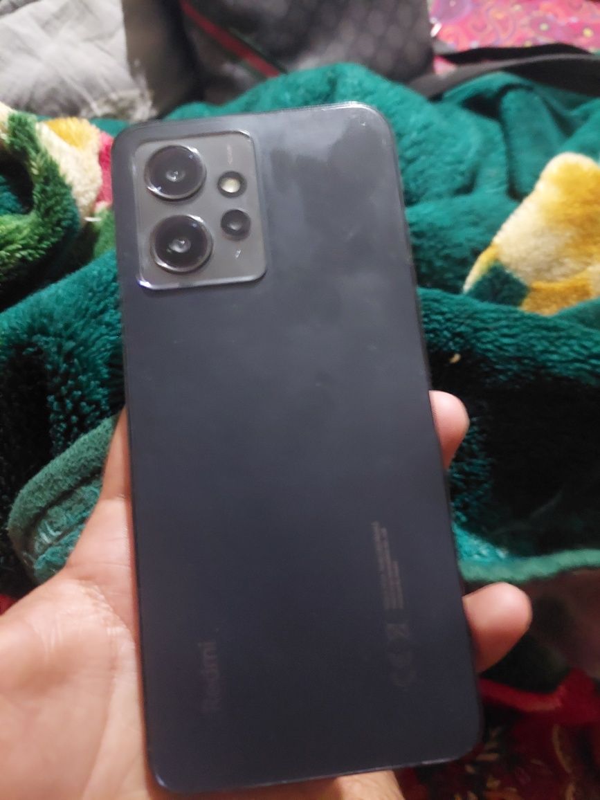 Redmi 12 6/128 holati yaxshi