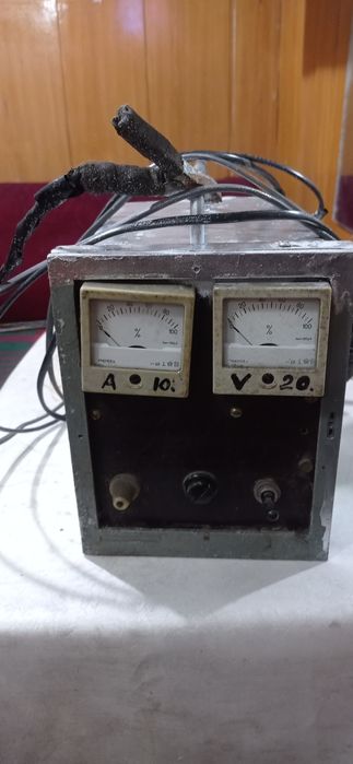 Продаю саветский автомобильное.зарядное устройство, для аккумуляторов