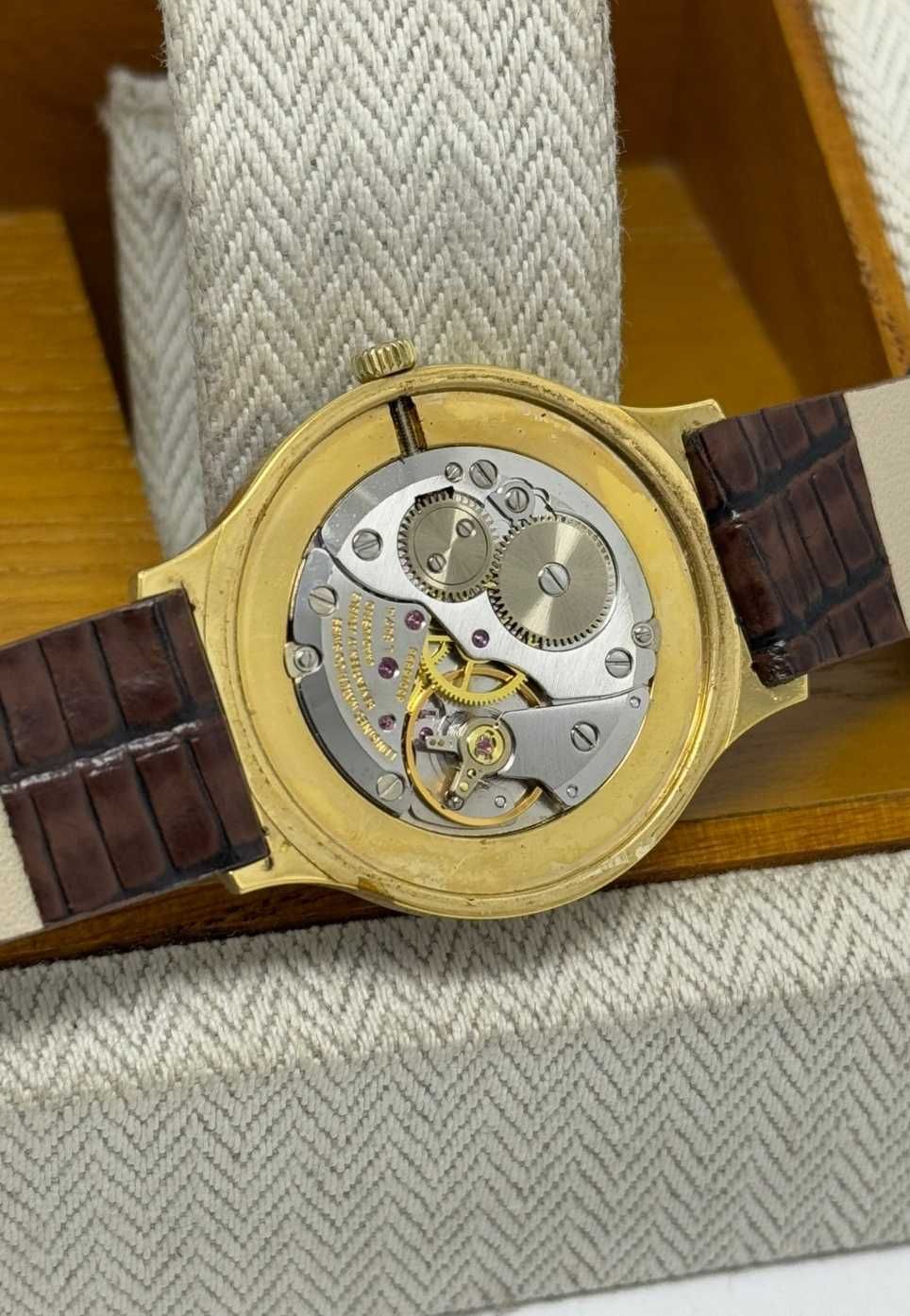 Луксозен винтидж часовник Longines -slim - classic 1970-1979