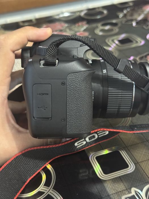 Фотоапарат Canon EOS 4000D