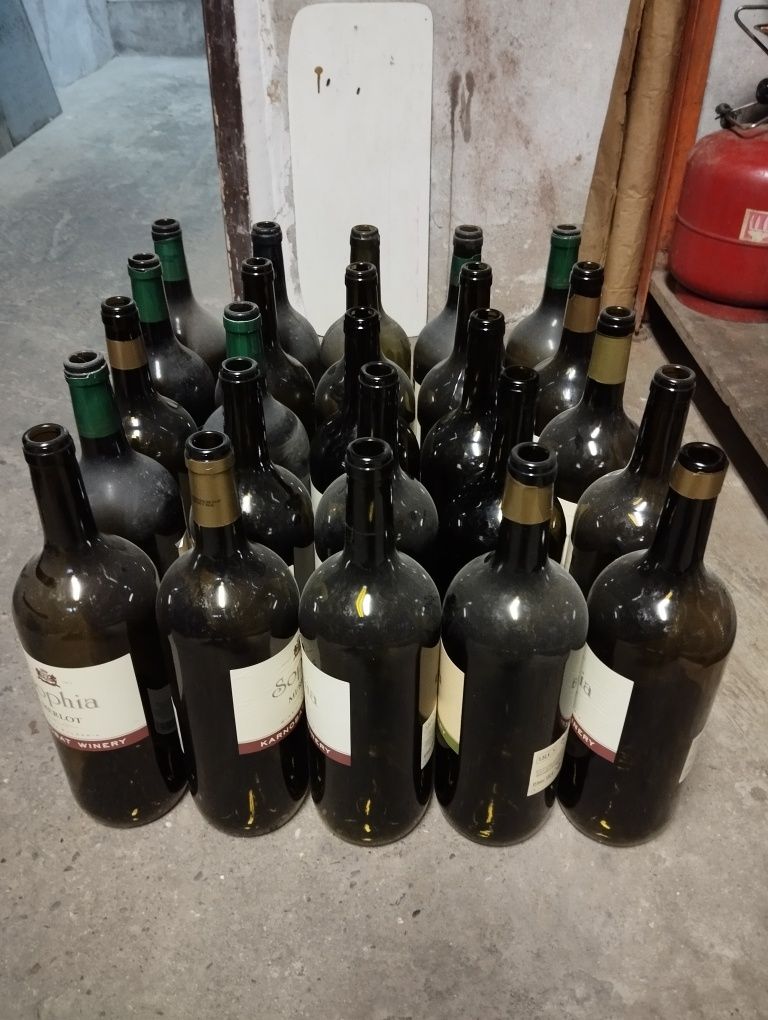 Винени бутилки 1.5 л