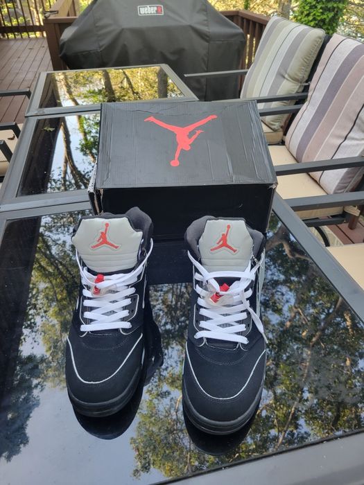 Продавам супер нови кецове jordan 5 OG black metalllic