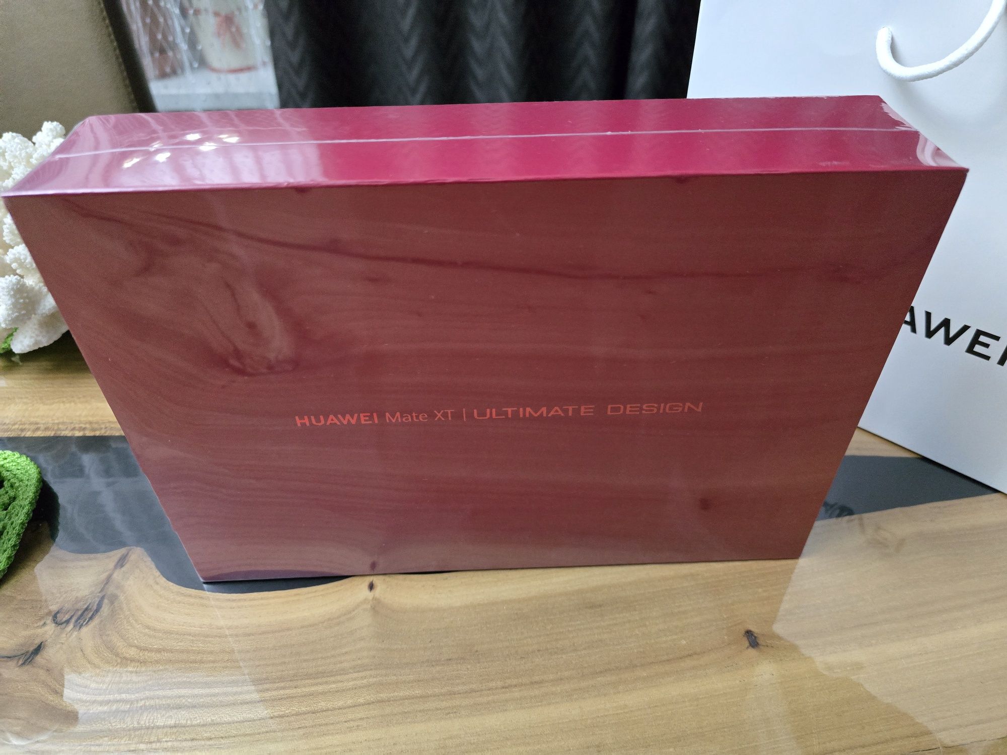 Продам HUAWEI MATE XT Ultimate design