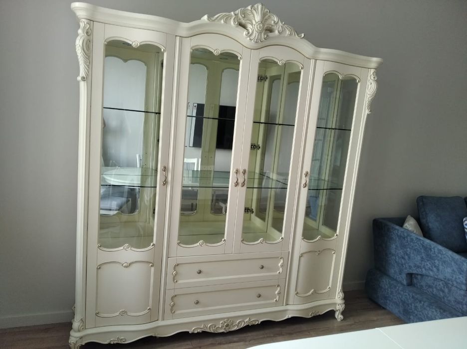 Продам Сервант...