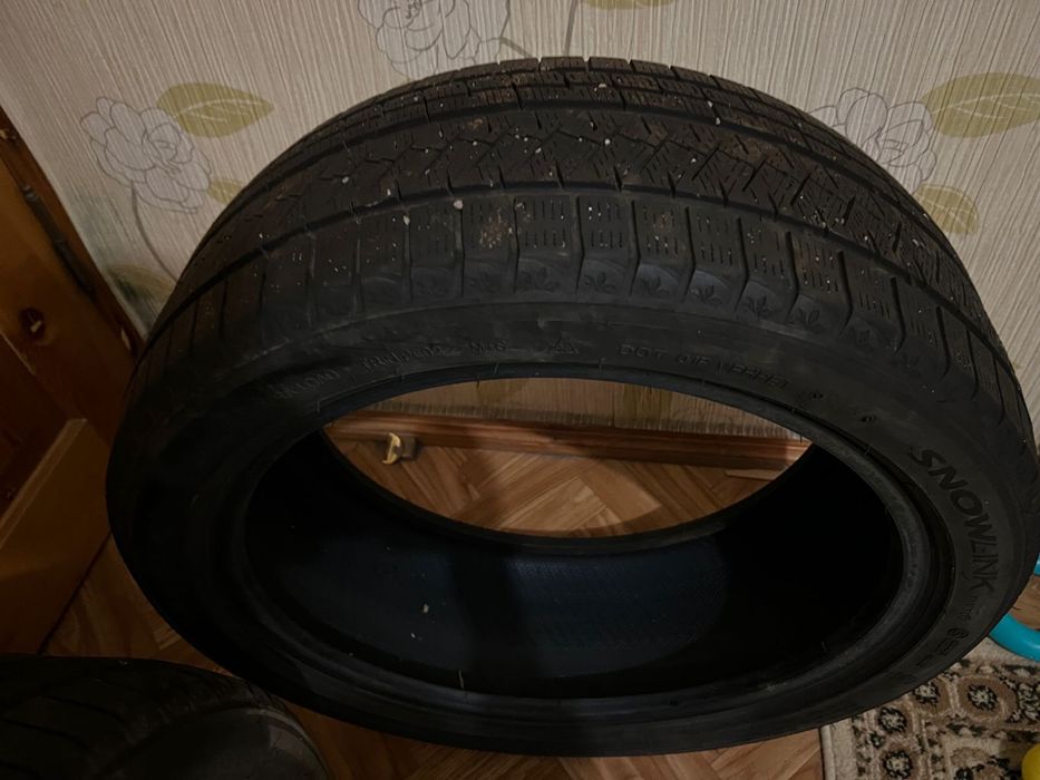 Покрышка автомобиля