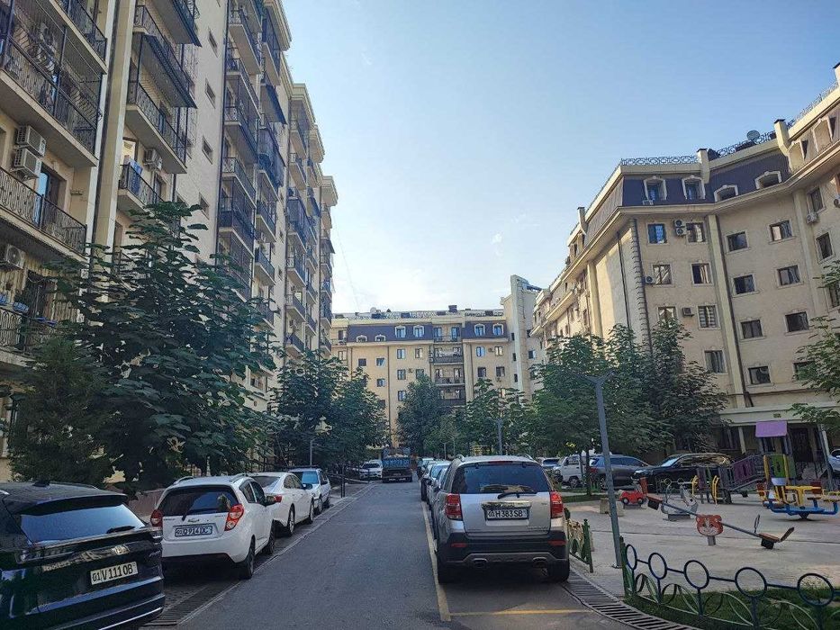 Айбек. Eвpo peмонт. 4/1/10. Kирпич. 110,5 м.кв. Фидокор, Шевченко.