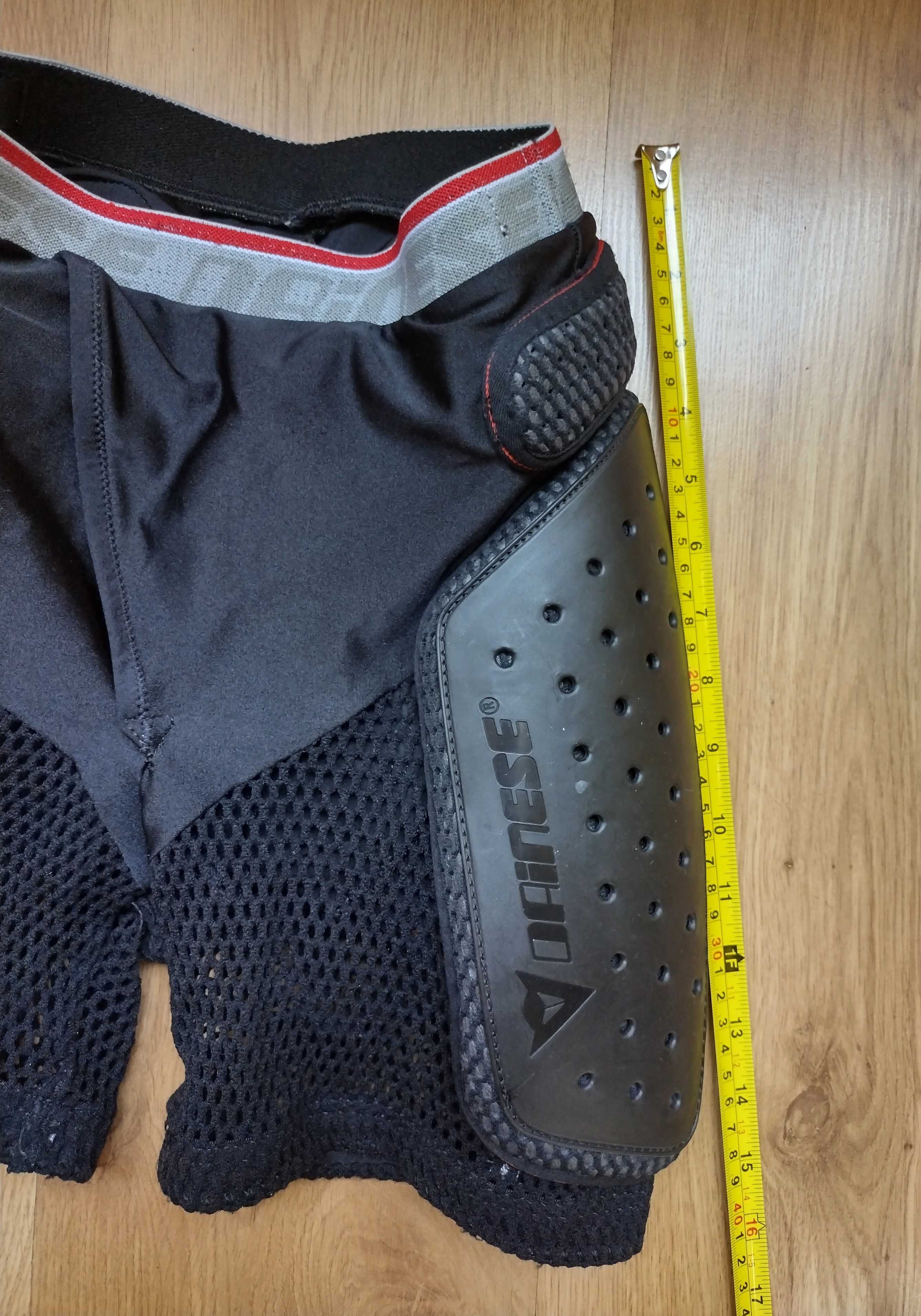 Dainese - защитни шорти с протектори