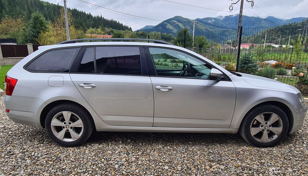 Vând Skoda Octavia III
