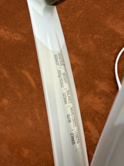 Vând yonex Vcore 100 2025