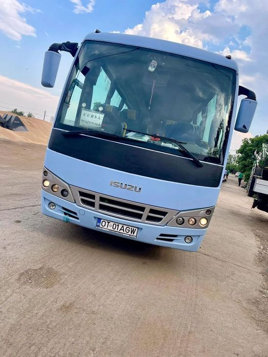 Isuzu Midi Stare foarte bună de funcționare/ Ideal pentru transport persoane.