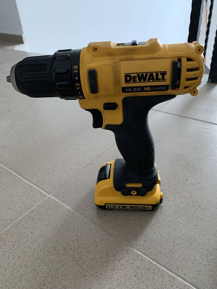 Dewalt DCK211D2T