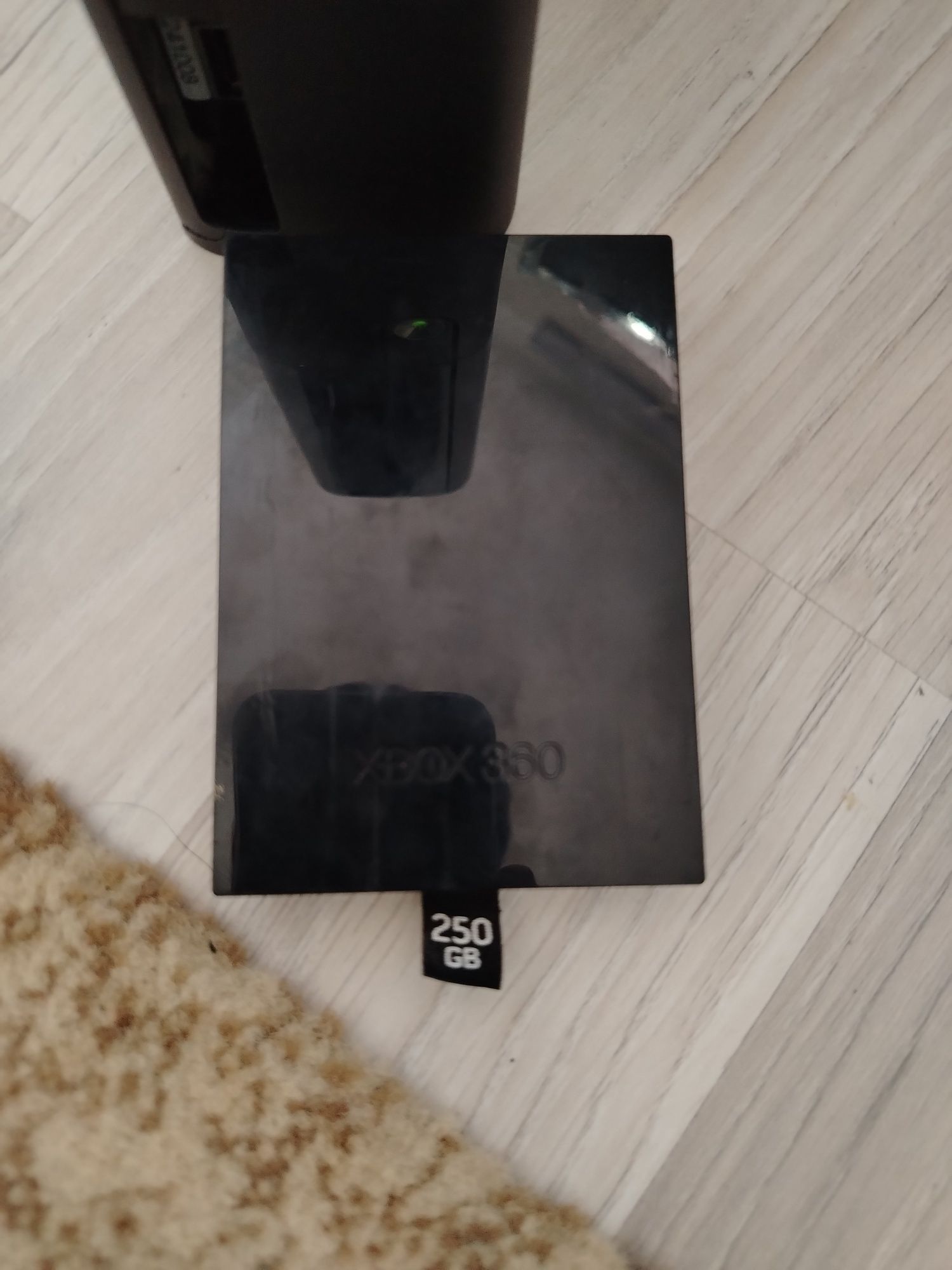 Xbox 360e 250 gb нет изображения