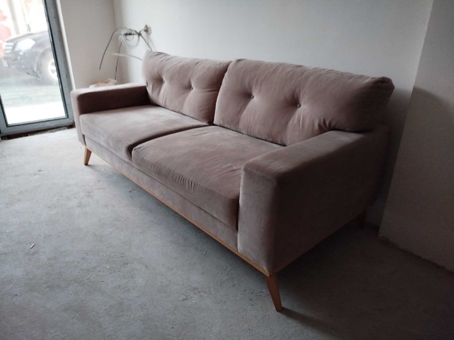 Пълно бзавеждане: хладилник, канапе, маса+4 стола, TV-шкаф+скрин+шкаф