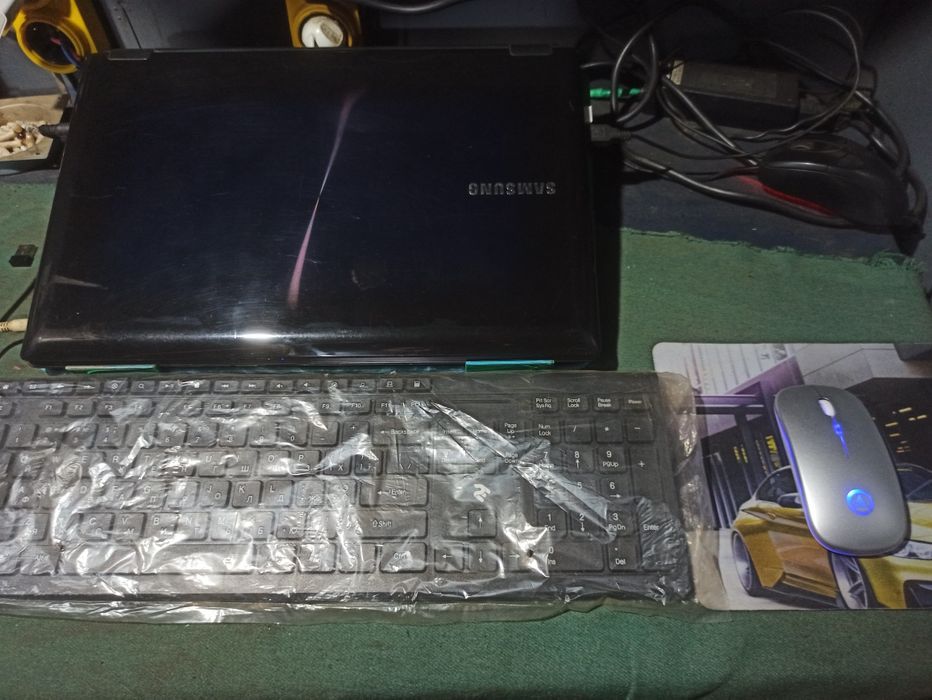 Noutbuk. Samsung Sens RF510