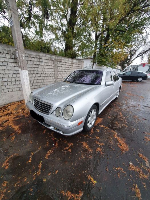 Mercedes Benz W210 E320