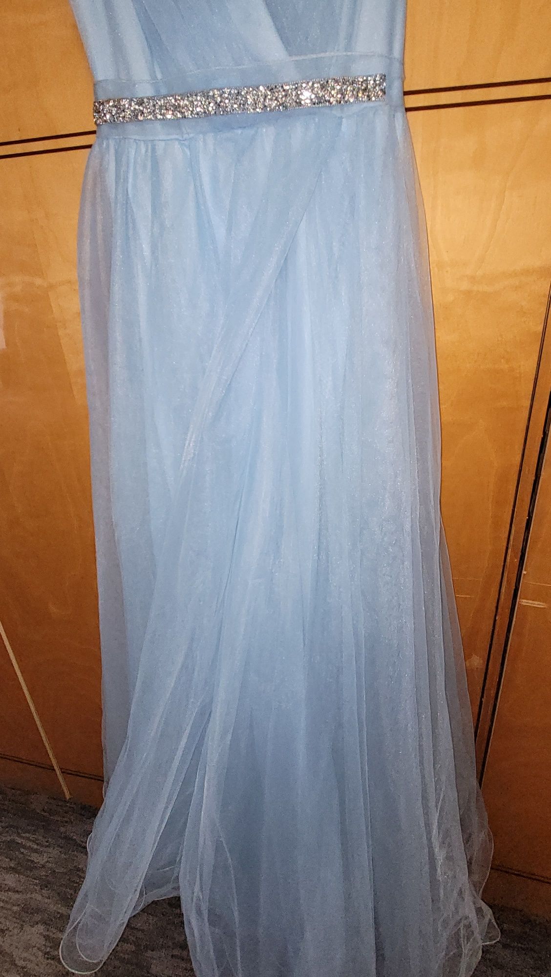 Set de 4 bluzițe elegante și rochie de evenimente cu eticheta!
