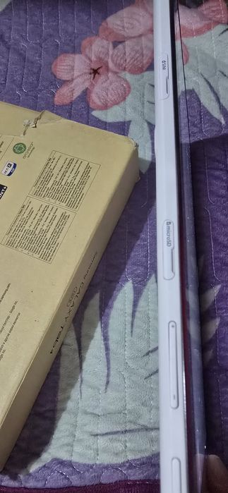 Галакси таб 4 в отличном состоянии