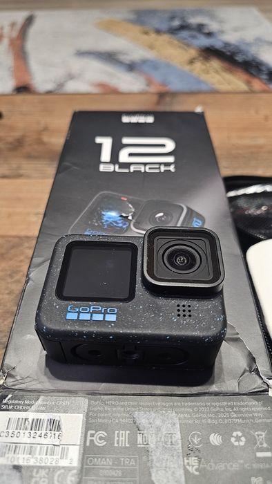 Vând Gopro hero 12 black + accesorii originale