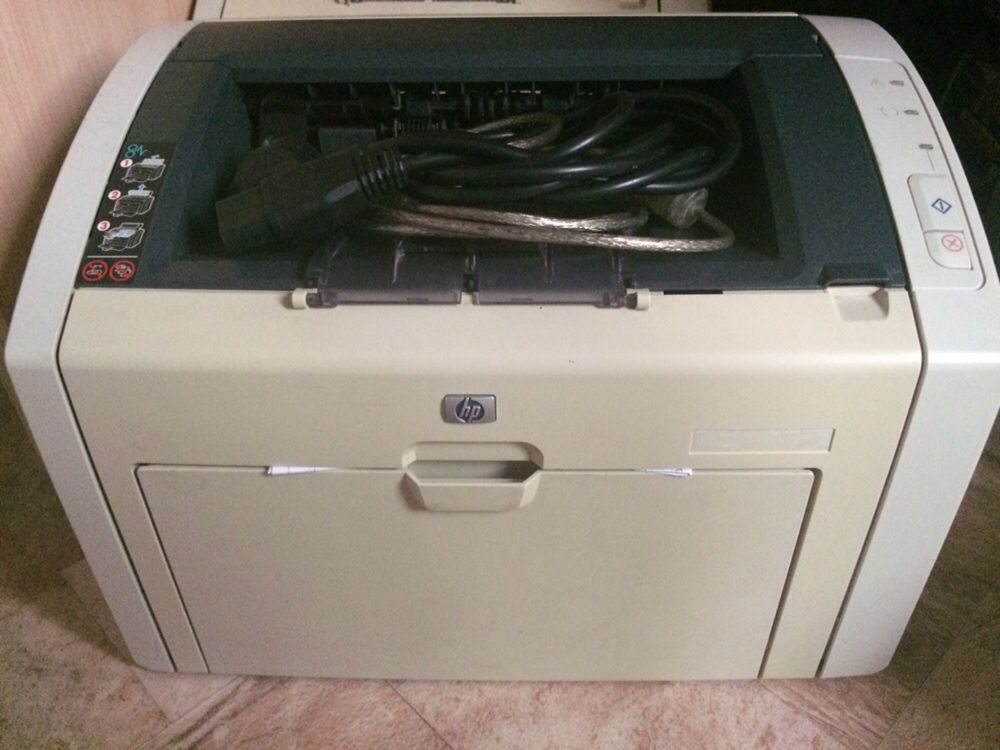 Продаю принтер HP Laser Jet 1022 в хорошем состоянии.
