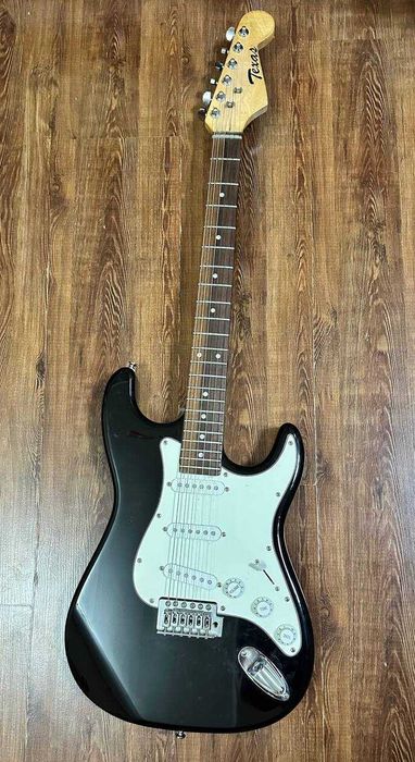 Гитара электрическая.