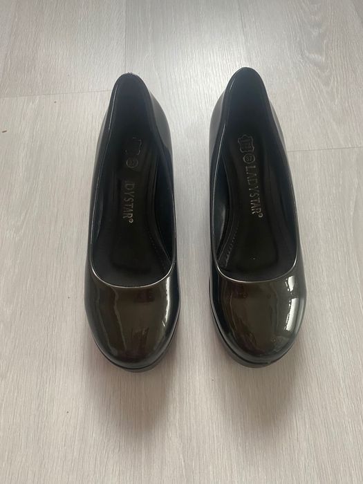 Pantofi pentru femei