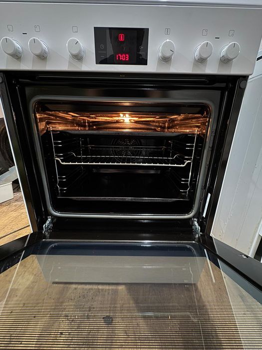 Продам электрическую плиту