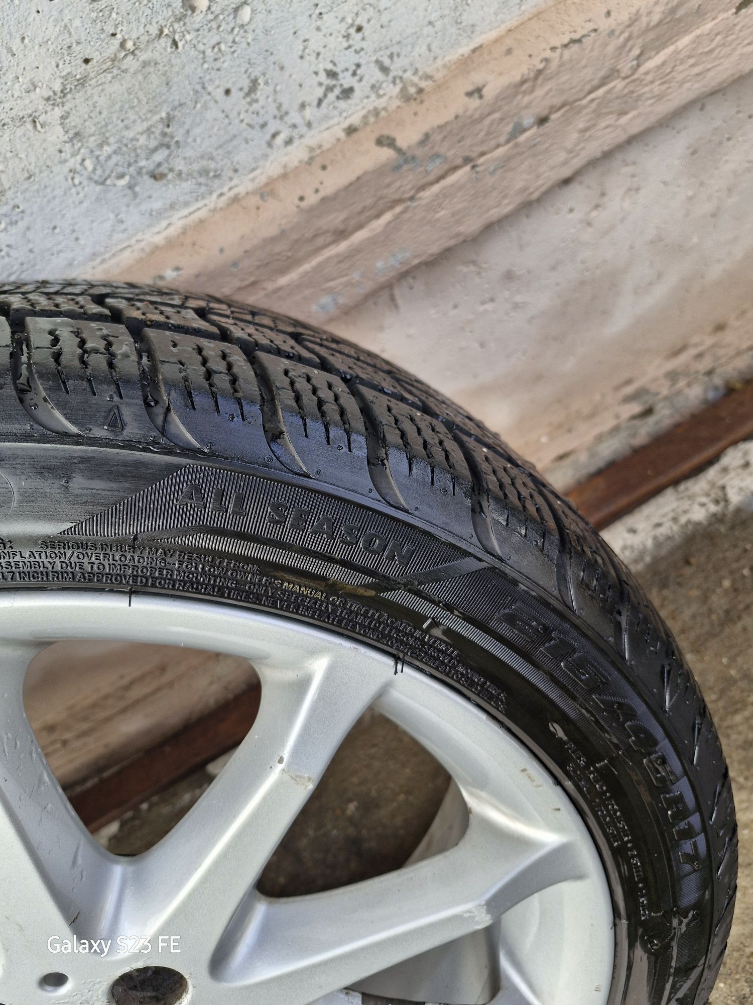Vând genti aliaj cu anvelope All Season  215/45 R17