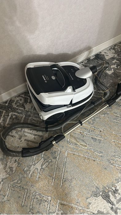 Пылесос моющий  bosch