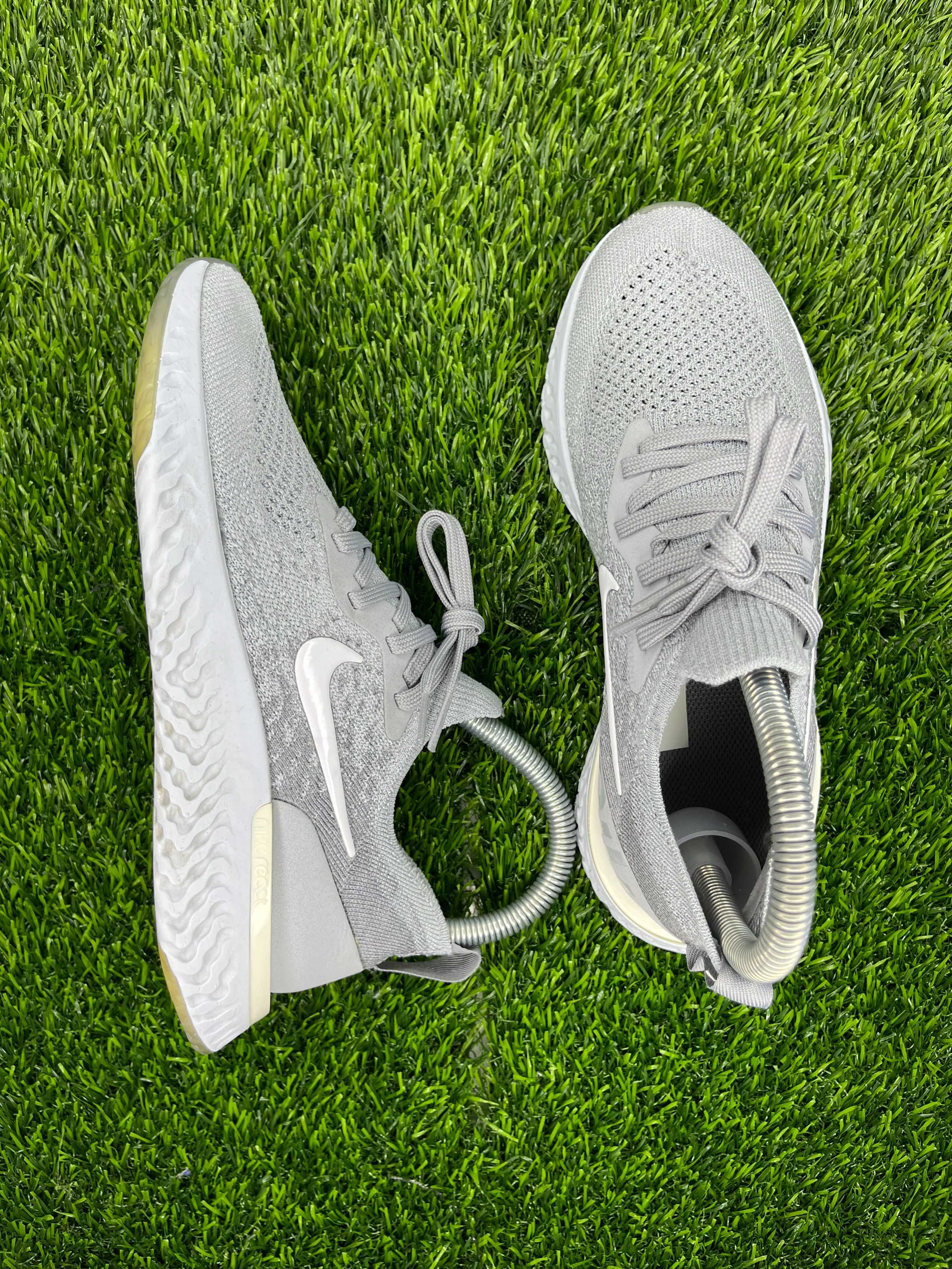 Nike Epic React Flyknit Дамски Маратонки