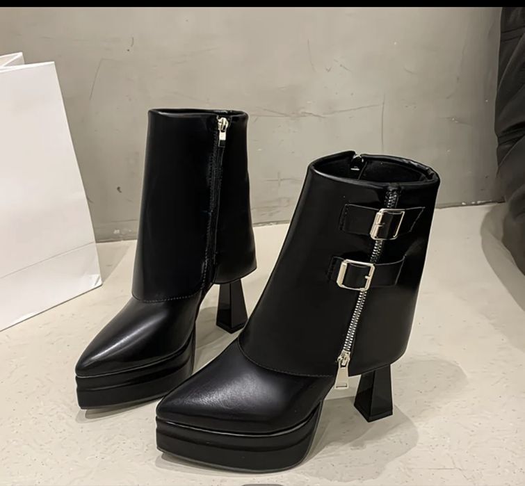 Продам женские ботильоны 39 размер,15 000