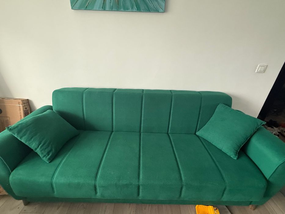 Canapea verde smarald