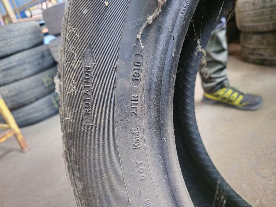 2 seturi de anvelope de iarna,unul  Hankook și unul Dunlop