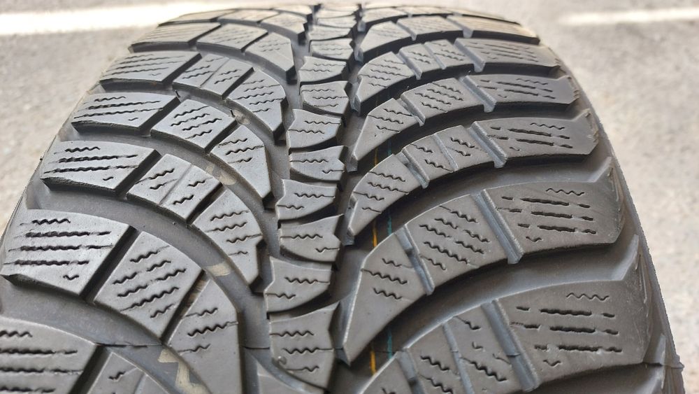 Зимна гума 245/40/19 Kumho един брой