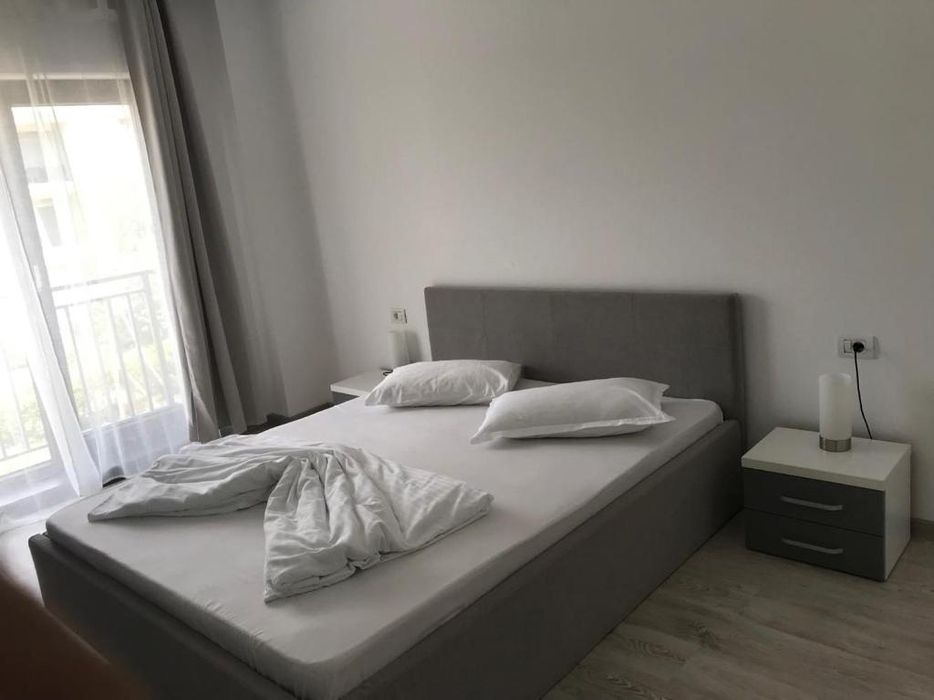 Închiriez apartament