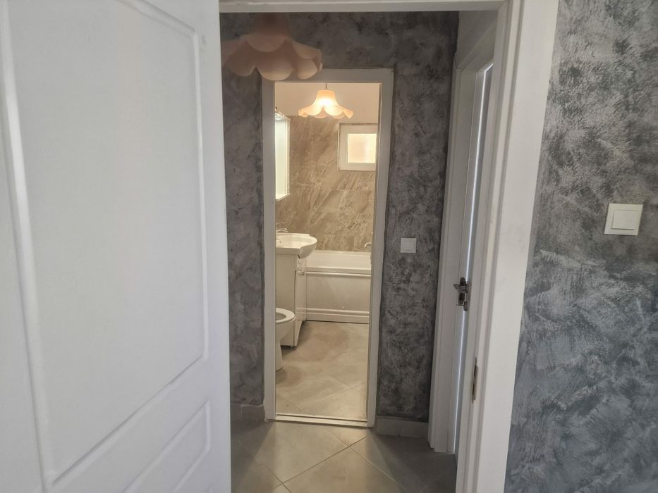 Închiriez  apartament