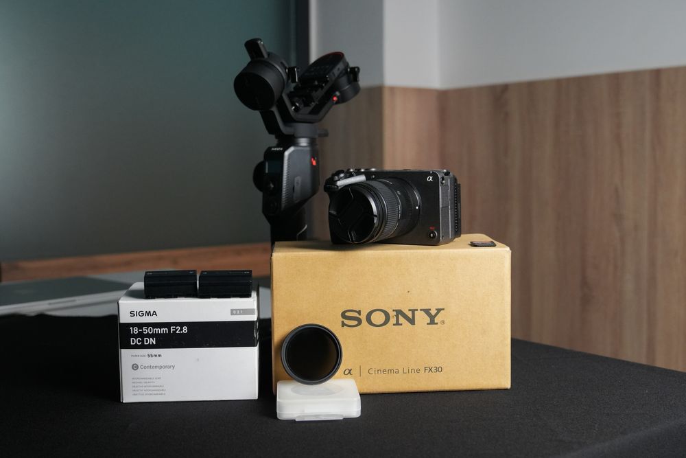 Продам камеру Sony FX30 + обьектив 18-50 mm (Полный комплект)
