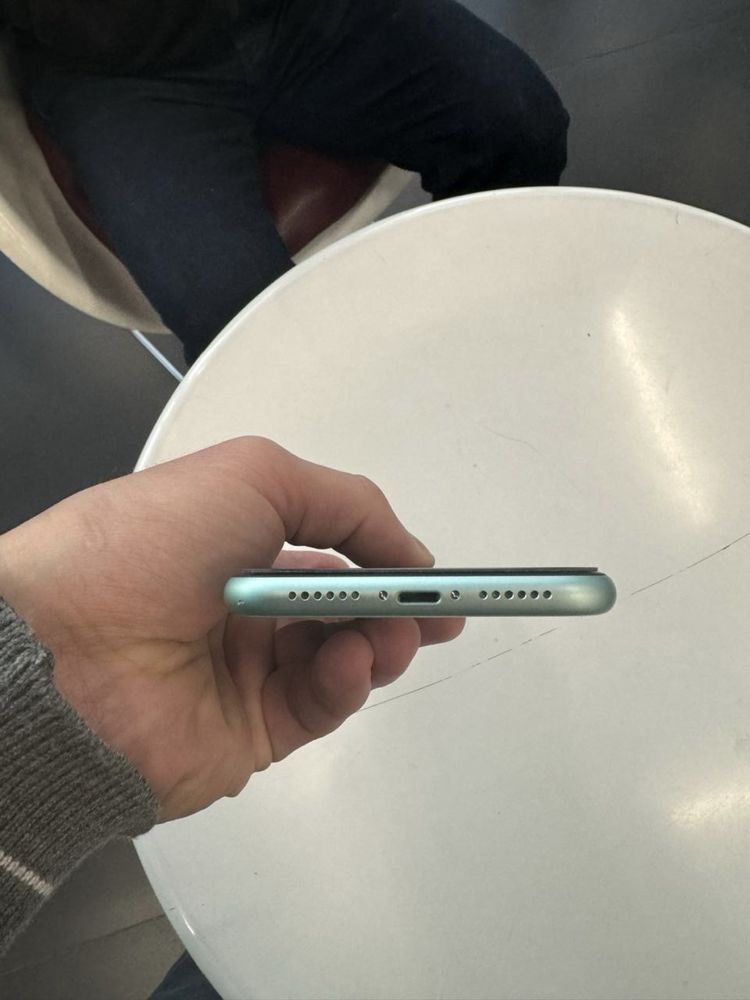 Продается Iphone 11 64Gb