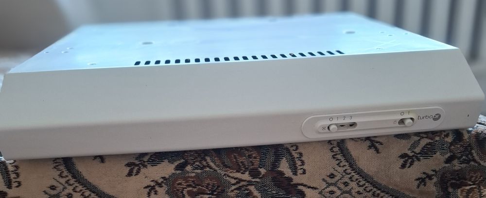 Продам недорого вытяжку для кухни  с новым фильтром