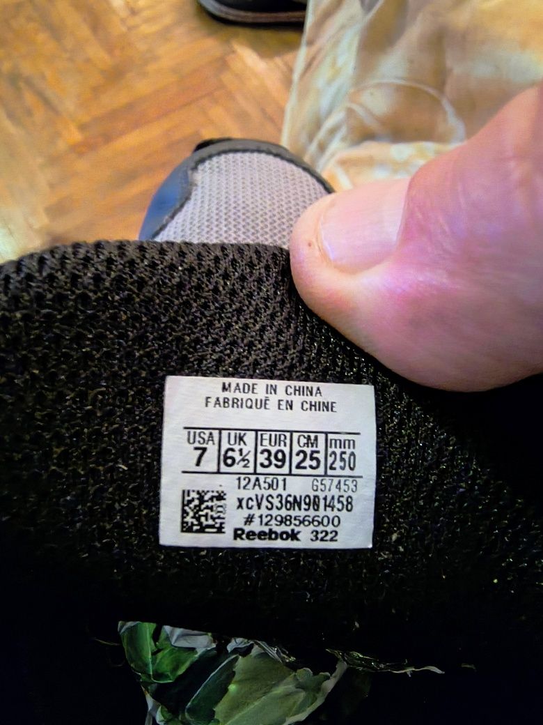 Маратонки reebok 39 номер
