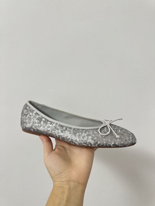 Balerini cu paiete argintii