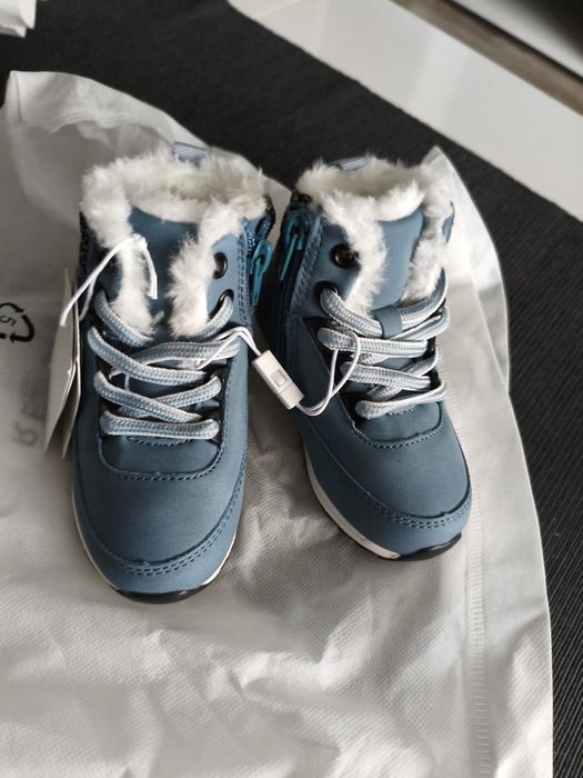 Reserved Бебешки детски зимни затворени обувки боти 20/21