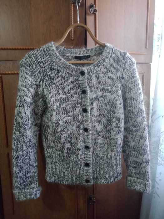 Кофты  размер  44 новая 5000 тнг раз 52 4700 тнг 46 р 2500 т р50 4000