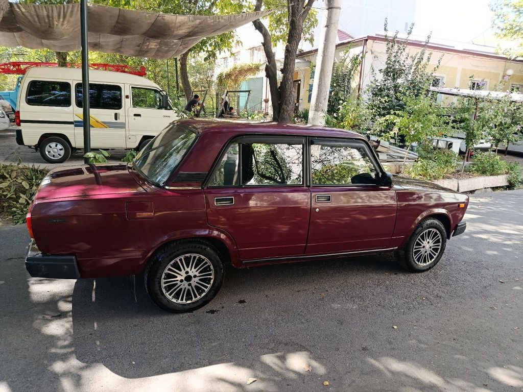 Ваз 2107, ишлаб чиқарилган 2003 йил сотилади