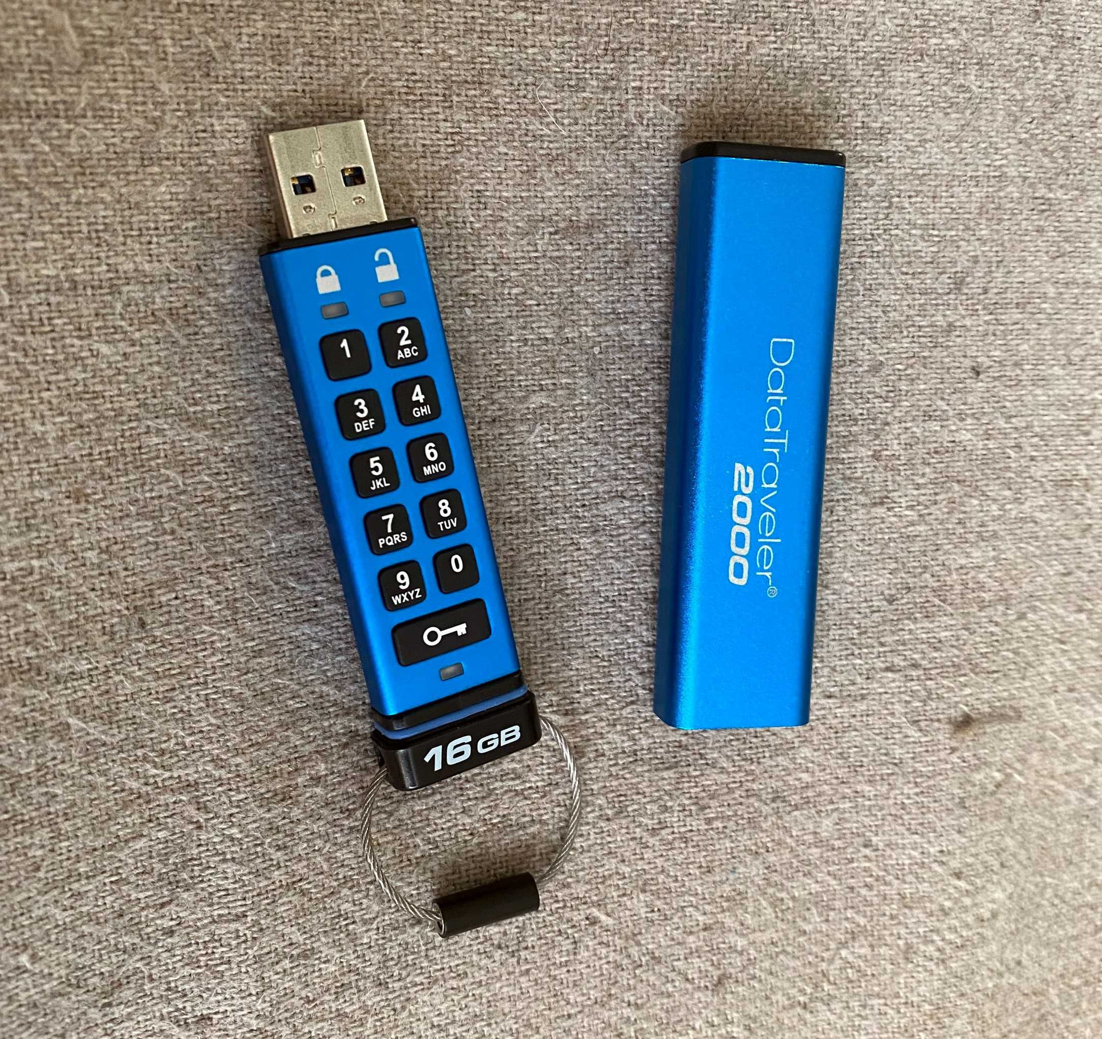 Memorie USB Kingston 2000 256bit AES Hardware Encrypted 16 GB USB 3.0
