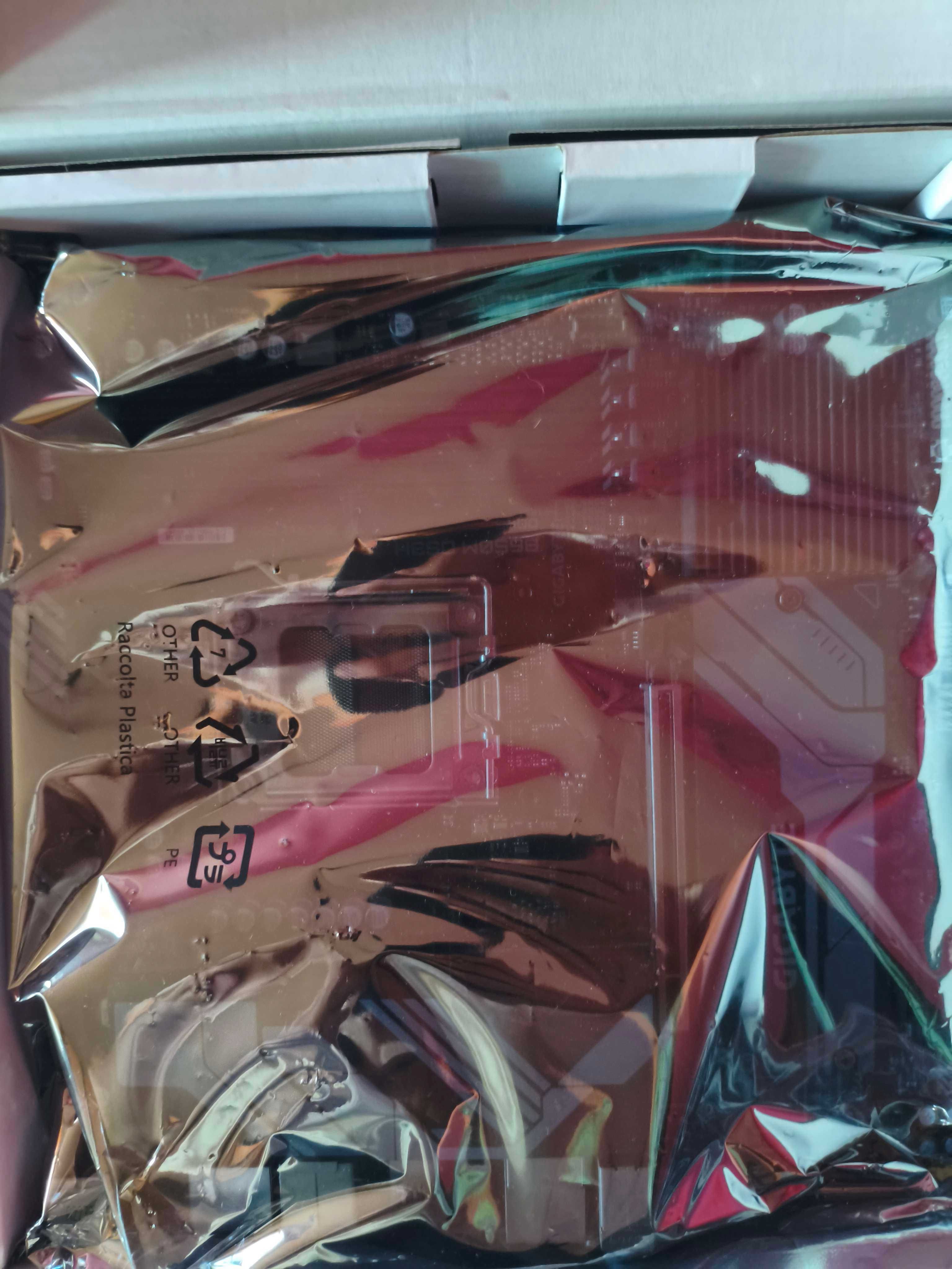 Дънна платка Gigabyte 650b ds3h В добро състояние