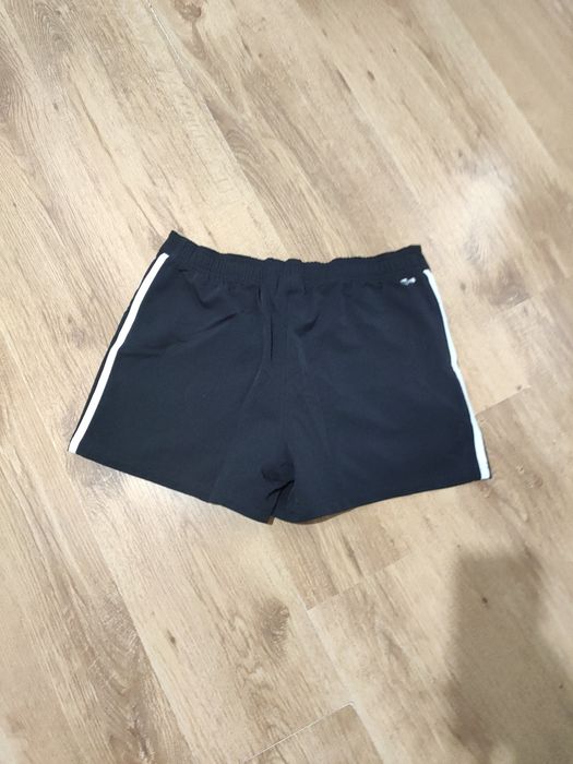 Pantaloni scurți de damă Adidas elastici mărimea M