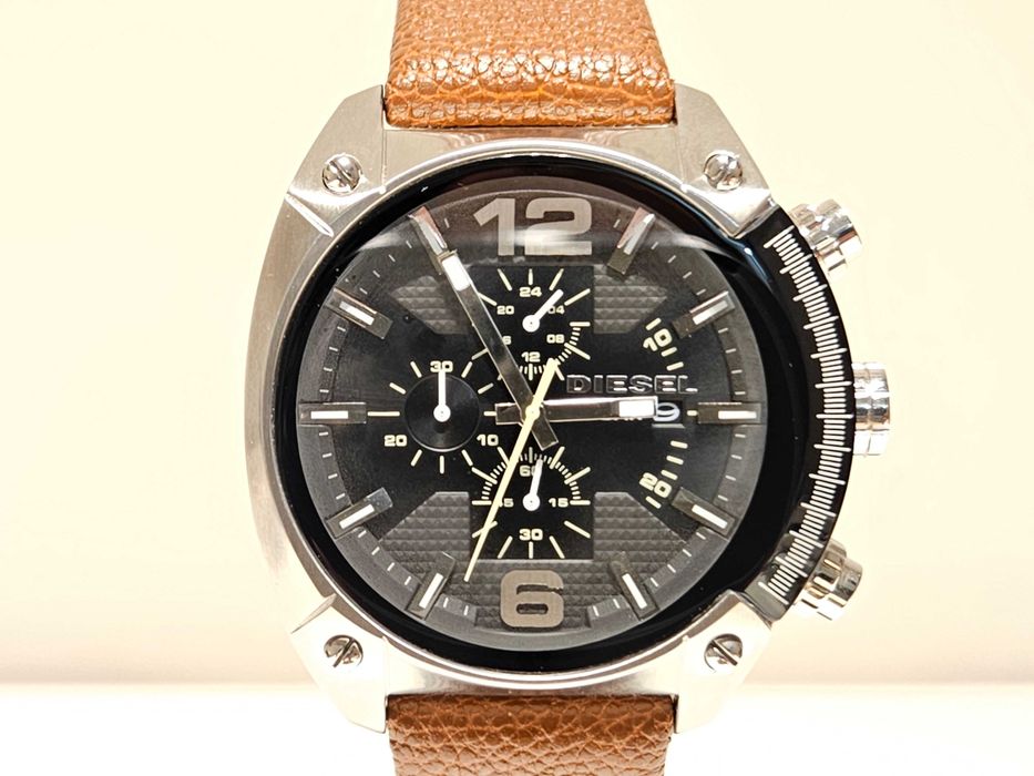 Продаван нов спортно елегантен мъжки кварц хронограф"DIESEL" DZ-4296